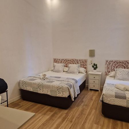 Hostal Andrea Sol Madrid Exteriör bild