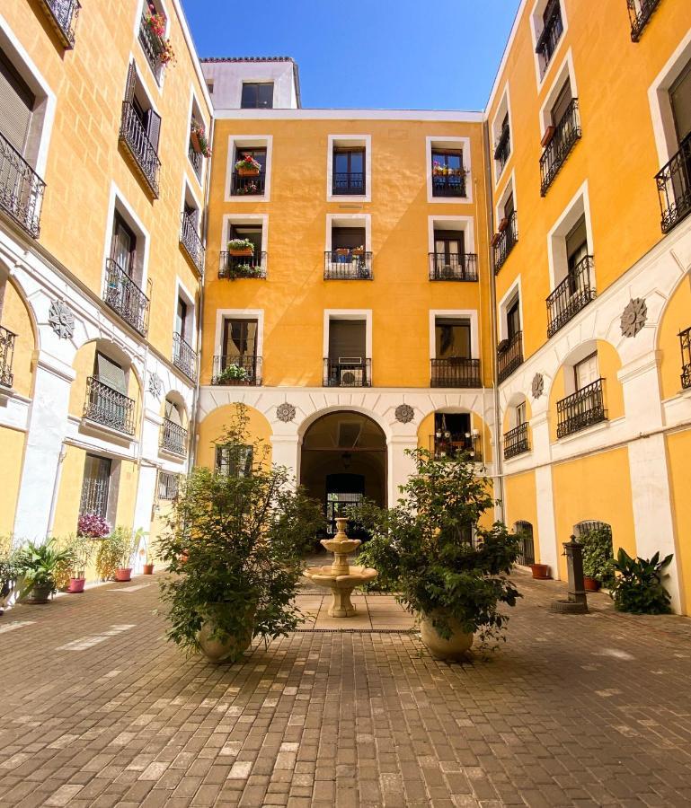Hostal Andrea Sol Madrid Exteriör bild